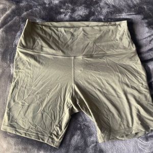 Lululemon Align shorts 4”
